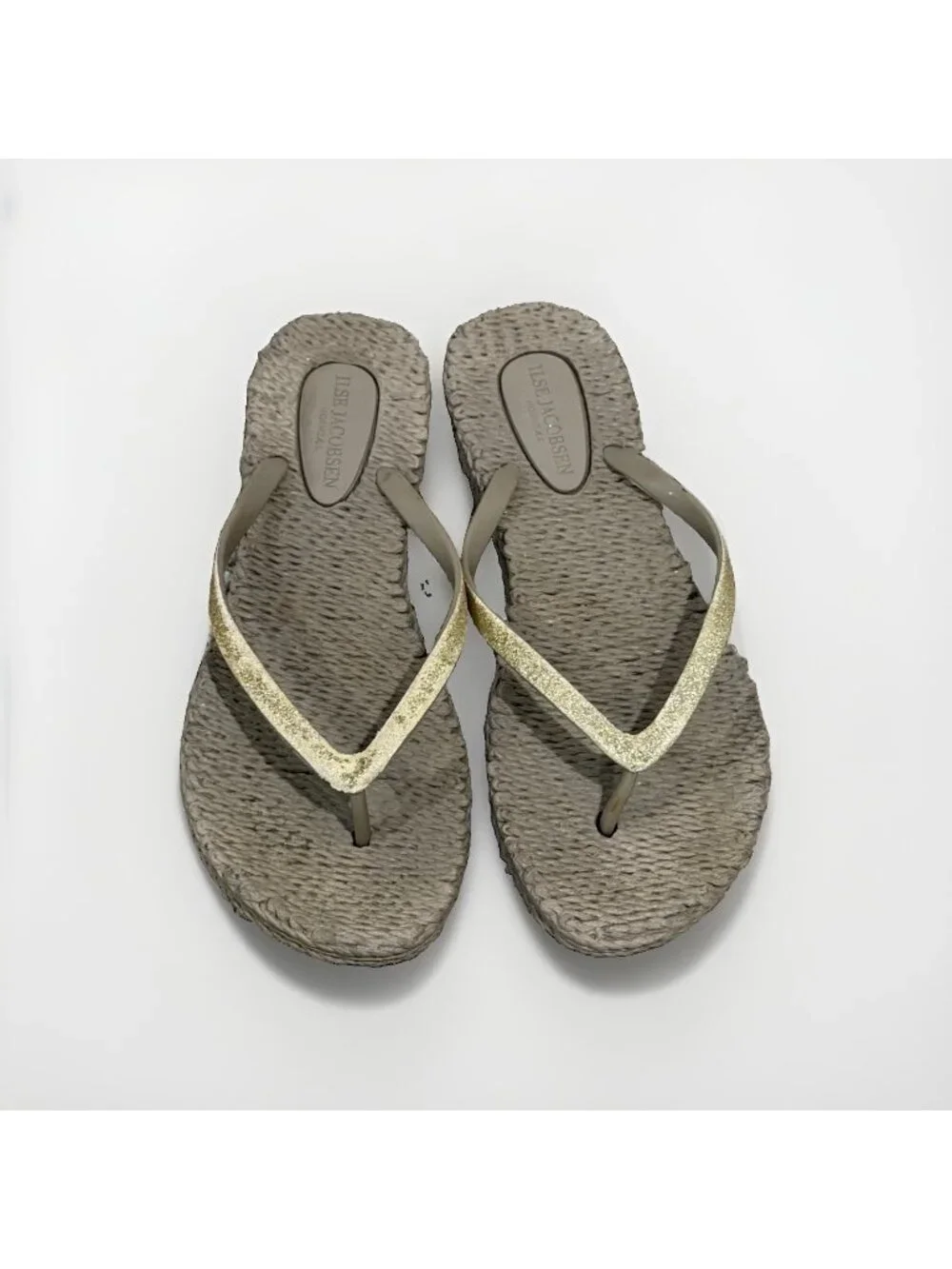 ILSE JACOBSEN Cheerful Flip Flops Thong Sandals Tan Gold Glittery Rubber Size 10